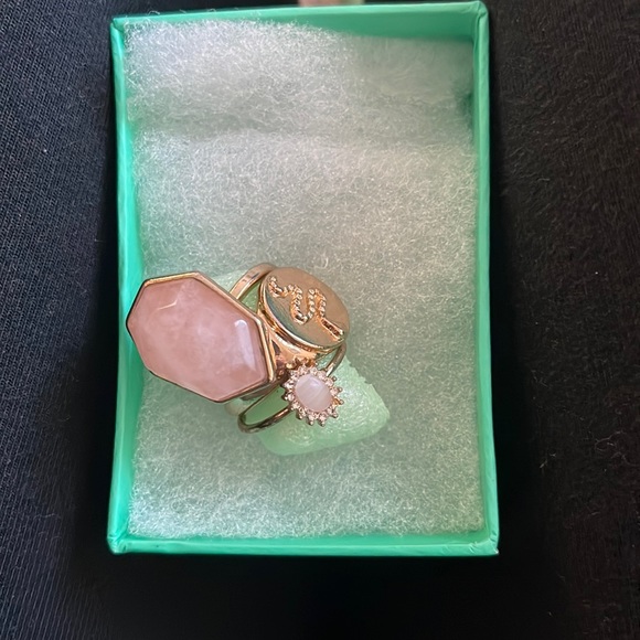 Jewelry - 🌵5/$20 gold tone fashion rings (set of 3)